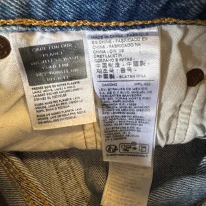 Levis 501 Original 150th Jeans Heart Patch Blue Denim W25 L30 High Rise Straight thumbnail 4
