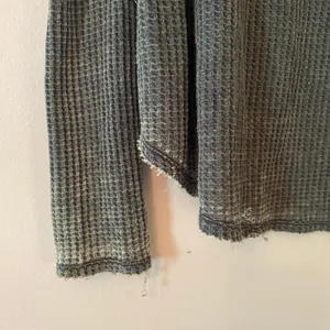 We The Free Gray Waffle Knit Long Sleeve Loungewear V-neck Shirt Women's Medium thumbnail 4