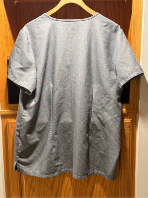 FIGS Catarina One-Pocket Scrub and Livingston Basic Scrub Pants set in Graphite thumbnail 5