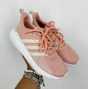 Adidas Women's Questar Flow Peach Running Shoes Size 7.5 thumbnail 1
