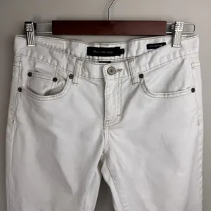 Calvin‎ Klein Women's Sz 2 White Denim Jeans Low Rise Flare 30x27 Short thumbnail 3