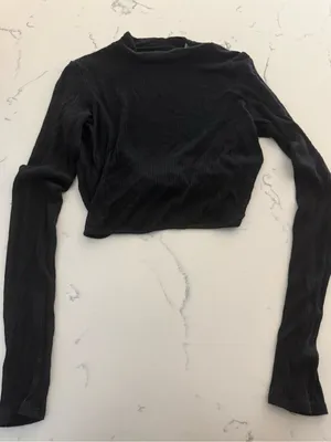 ALO Yoga Black Ribbed Long-Sleeve Crop Top thumbnail 1