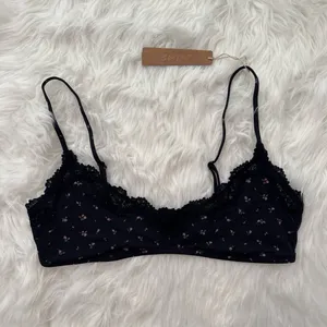 Skims Fits Everybody Lace Scoop Bralette Onyx Rosebud Print Size Large thumbnail 2