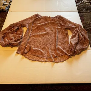 LoveStitch Women SZ Medium‎ Tan White Metallic Gold Long Sleeve Peasant Top Boho thumbnail 9