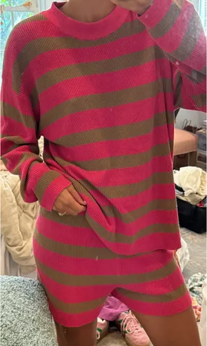 Amazon Sweater Set thumbnail 2