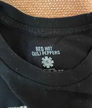 Red Hot Chili Peppers Tee thumbnail 2