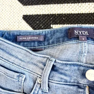 NYDJ Alina Legging Jean in Clean Affection Size 2 thumbnail 9
