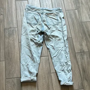 GAP Classic Blue High-Rise Mom Jeans thumbnail 4