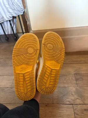 Yellow Nike shoes thumbnail 8