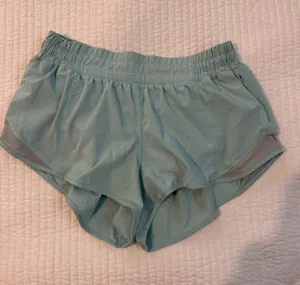 Lululemon Hotty Hot Shorts 2.5" Low-Rise thumbnail 1