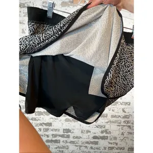 Nike | women golf black and white mini skirt with undershorts thumbnail 3