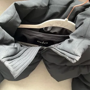 Alo Yoga Main Act Corset Puffer Black S thumbnail 8