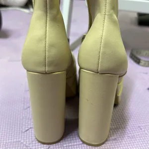 Source Unknown Sassy Cream Platform Boots Chunky Heel Square Toe Side Zipper Womens 5 thumbnail 12