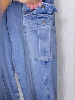 GAP '90s Womens Loose Cargo Jeans – Light Wash Mid-Rise Utility Denim – Size 29 thumbnail 5