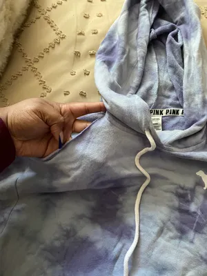 PINK Victoria’s Secret Sweatshirt thumbnail 3