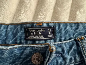 Abercrombie Low-Rise Boyfriend Shorts thumbnail 4
