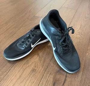 Nike Flex 2016 RN Running in Black Size 6.5 - C54-169 thumbnail 1