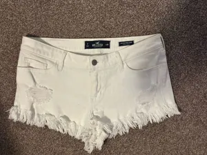 Hollister Low-Rise Short Shorts thumbnail 5