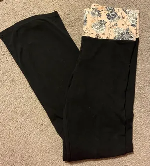 Victoria's Secret Black Leggings with Floral Printed Waistband thumbnail 1