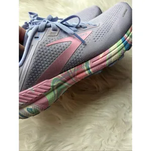 Brooks women’s sneakers adrenaline GTS 22 size 9 1/2 medium B purple thumbnail 7