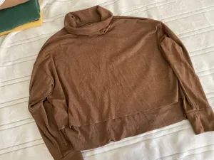 American Eagle Outfitters Cropped Turtleneck thumbnail 2