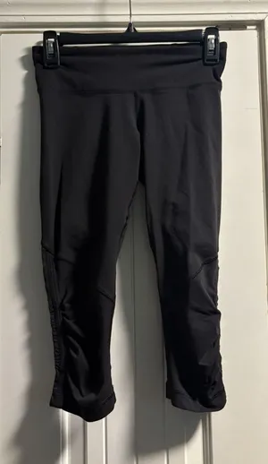 Lululemon Cropped Leggings Women Size 6 Black Mesh Ruched Run Inspire Capri thumbnail 1