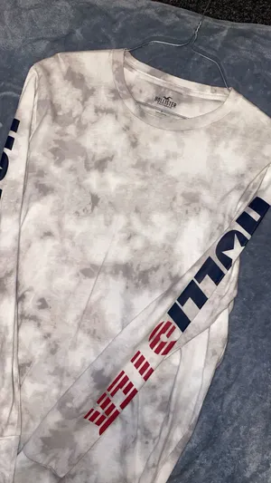 Hollister Long Sleeve thumbnail 1