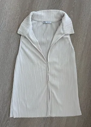 Zara Cream Pleated Sleeveless Top with Collar thumbnail 1