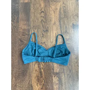 Athleta Sculpted Bikini‎ Top Size Medium thumbnail 2