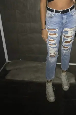 Bershka Ripped Jeans thumbnail 3