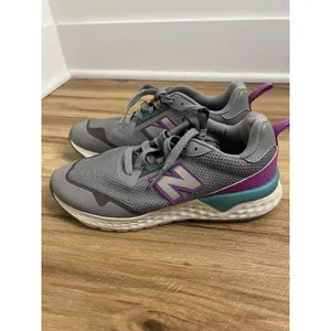 New‎ Balance Fresh Foam Shoes Womens Size 6 Gray Purple Teal Running Sneaker thumbnail 4