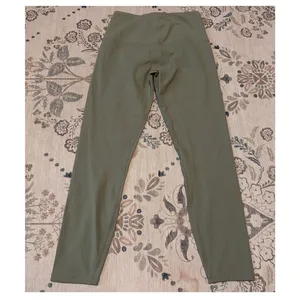 Varley FreeSoft High-Rise 23" Crop Leggings - Sage Green - Size Small thumbnail 5