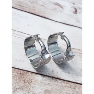 Vintage Clip On Earrings - Square Design Silver Tone Hoops 7/8" thumbnail 5