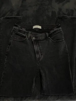 Abercrombie The 90s Slim Ultra High-Rise thumbnail 3