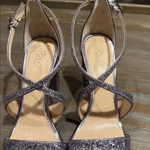 Jewel Badgley Mischka Women's 9 Silver Glitter Block Heel Sandals NIB Wedding‎ thumbnail 6