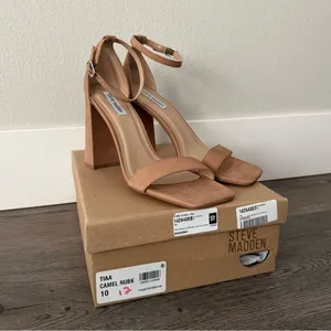 Steve Madden Tiaa Ankle Strap Block Heel Sandals - Size 10 - Camel Nubuck - NWB thumbnail 5