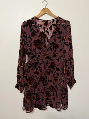 NWT ASTR The Label Vivian Burnout Floral Velvet Mini Dress Size Medium NEW thumbnail 6