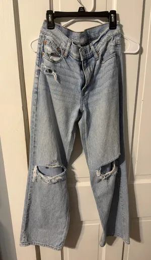 American Eagle 90s Boyfriend Jeans Distressed thumbnail 1