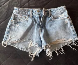 Abercrombie & fitch low rise jean shorts thumbnail 1