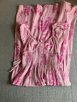 Dress thumbnail 2