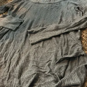 Free People Grey‎ LS Sweater Top Size Small thumbnail 4