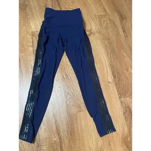 Beyond Yoga navy blue leggings sz‎ XS thumbnail 2