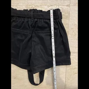 Express‎ Shortie Extreme High Rise Faux Leather Shorts size 2 W/ Belt thumbnail 6