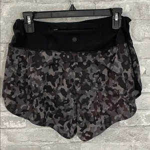 Athleta Running Free Camoflage Shorts Black Gray Camo Print thumbnail 4