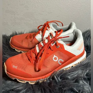 ON Running Women's Cloudsurfer 6 Running Shoes Rust Sneakers Size 9.5 thumbnail 2