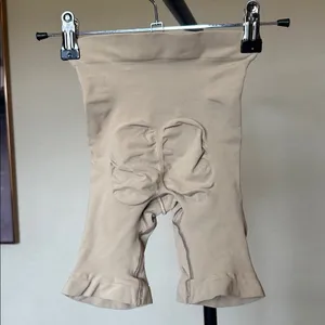 SKIMS Seamless Sculpt Mid Thigh Short compression nude sand shape wear NWOT Sz S thumbnail 3