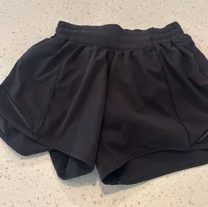 Lululemon Hot Hot Shorts thumbnail 1