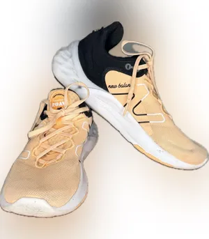 New Balance Roav Athletic Shoes thumbnail 1