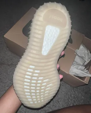 Yeezy Slate Size 6 thumbnail 2