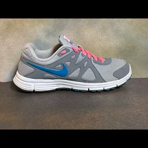Nike Revolution 2 Women’s Running Shoes Size 9.5M thumbnail 7